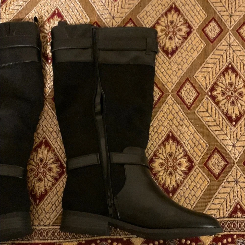 Liz Claiborne Black and Gold Leather and Suede Winter Boots - Picture 8 of 10